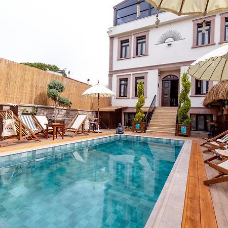 Parna Hotel Cunda Exterior photo